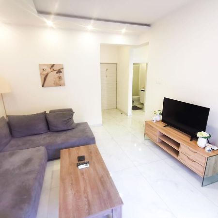 לרנקה The White Pearl Apartment מראה חיצוני תמונה
