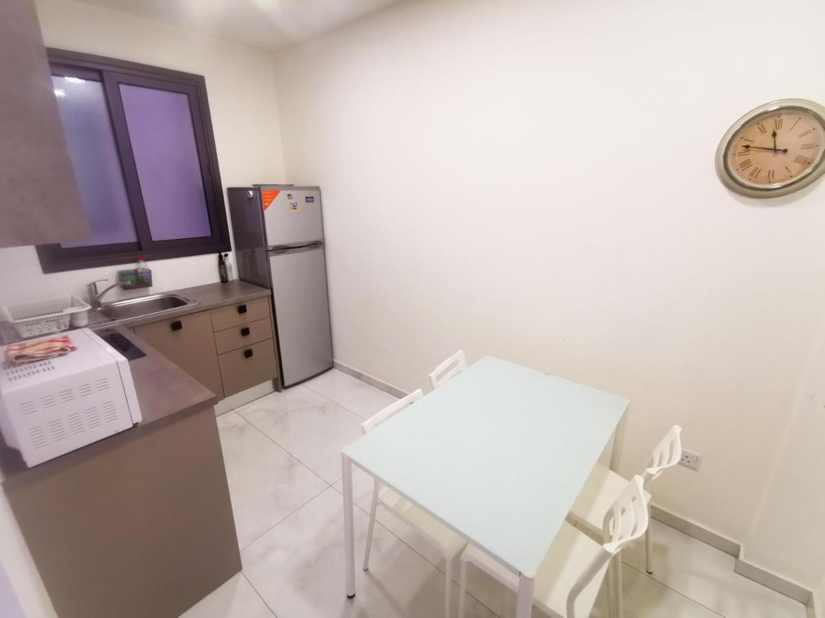 לרנקה The White Pearl Apartment מראה חיצוני תמונה