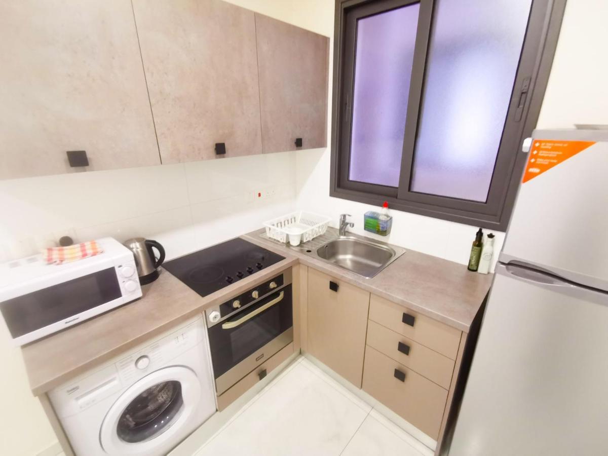 לרנקה The White Pearl Apartment מראה חיצוני תמונה